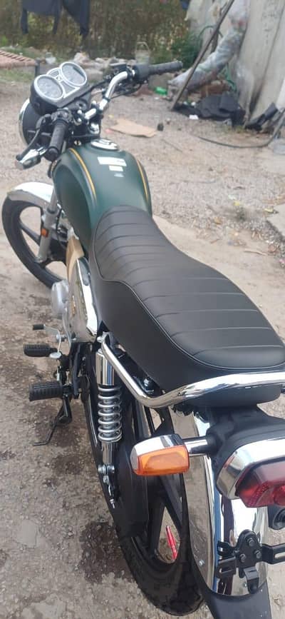 honda cg150 brand new condition  2026 model only 1700km driven