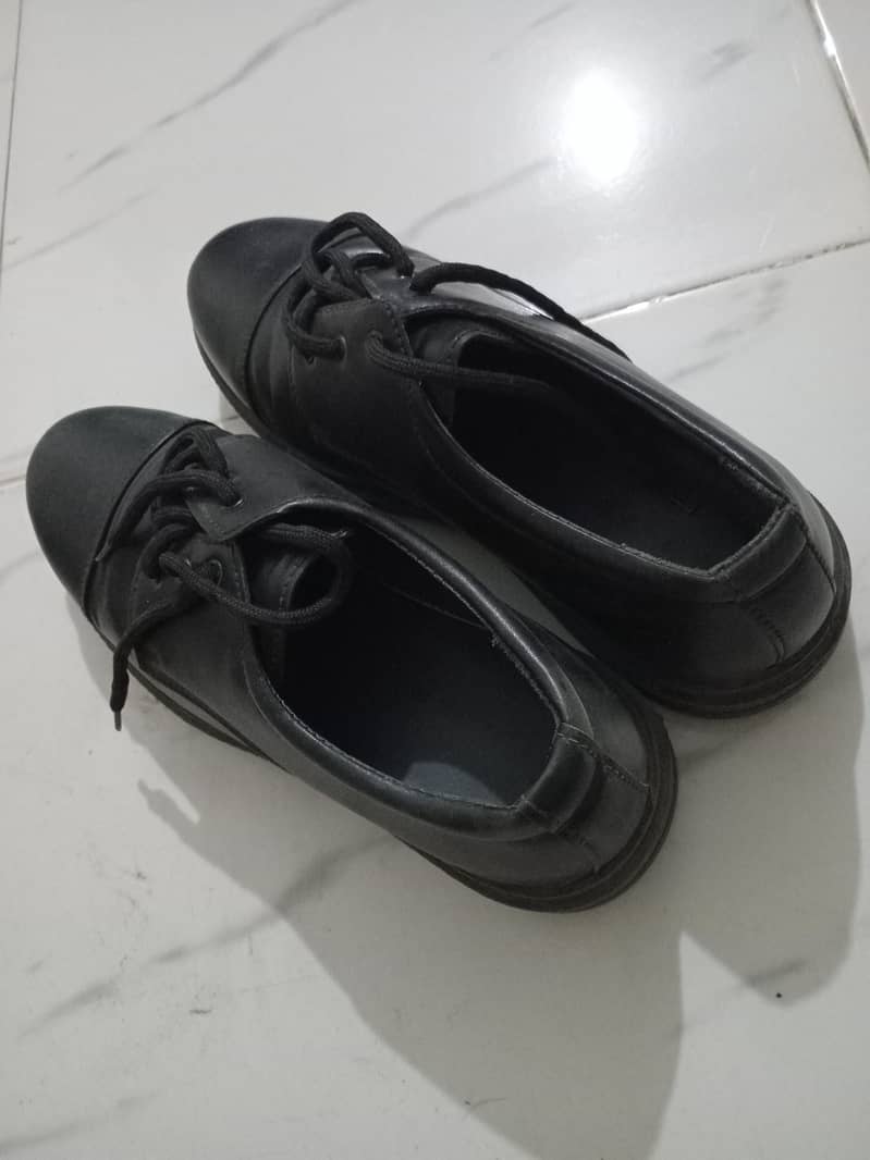 Bata black Oxfords price can be negotiable 1
