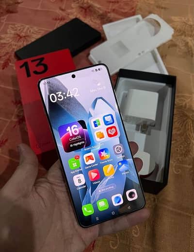 one plus 13 12 GB 512 GB PTA approed 03492457740 my WhatsApp number