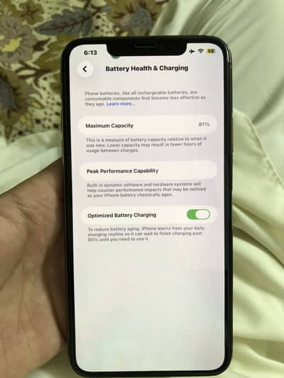 Iphone 11 pro max penal ma doat ha baki totally geniun