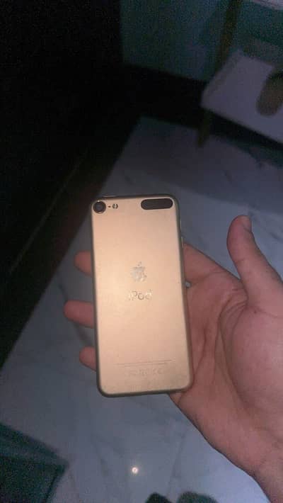 iPod 6 touch 16 gb 9/10 only iPod