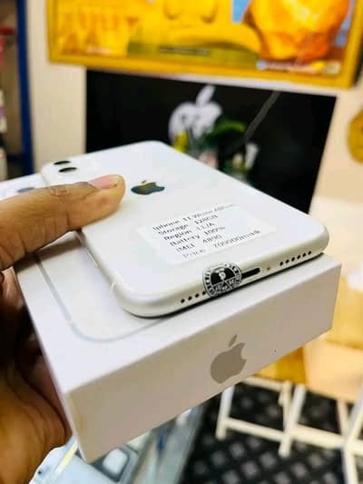 iphone 11 128 GB my WhatsApp 0342=========9369==========990