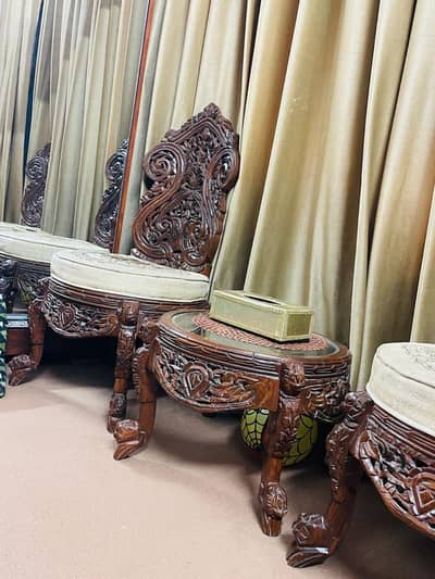 Coffe table and chair