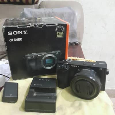 sony A6400  10x10 condition  charger bettry box