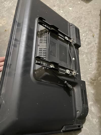 Smasung LCD kharab ha 7k ma thk ho gai