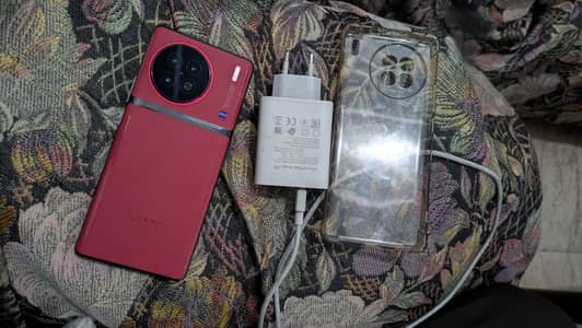 Vivo x90s 8+256 Official PTA + 80 watt charger