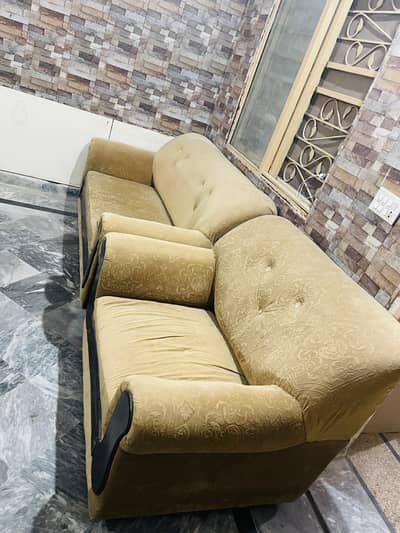 6 Seater Sofa Set for Sale in excellent condition