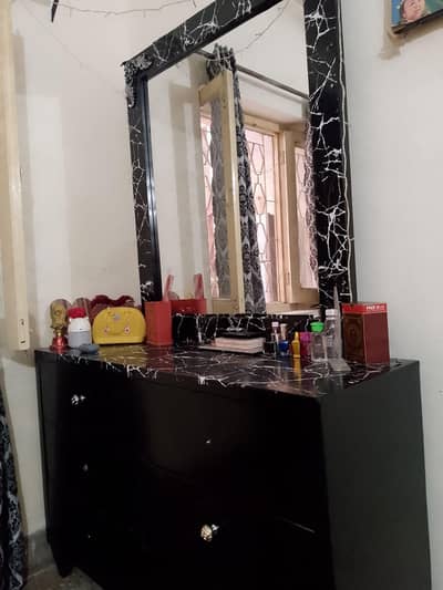 same same  new 1 bed 2 side table 1 dressing table