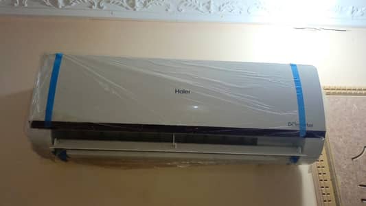 1 Ton Ac 1.5 months used