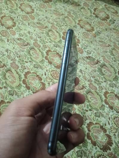 mobile and chgr complete  Vip sat fast chgring