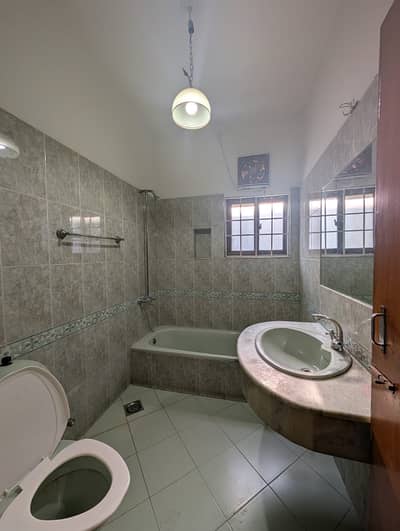 F-11 DOUBLE STORY HOUSE FOR RENT EXCELLENT 1 KANAL DOUBLE STORY HOUSE ALONG WITH BASEMENT PROPER AND MODERN FITTINGS, MARBLE FLOORING 5 BEDROOMS, 5 ATTACHED BATHROOMS