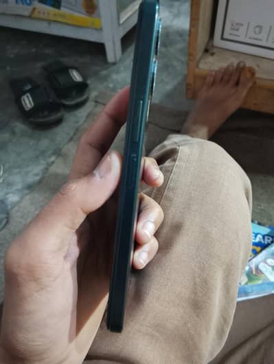 vivo y04 full box 2month use 4/128