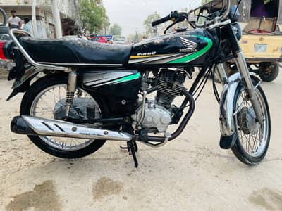 Honda 125 Hyderabad no/0330/26/28/04/7