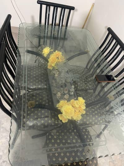 Dining Table for sale (6 chair)