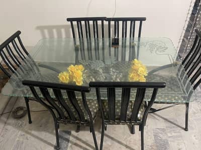 Dining Table for sale (6 chair)