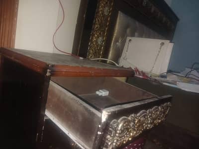 Bed, Dressing and Side Tables