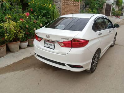 Honda city 1.5 Aspire bumper to bumper original brand new condition
