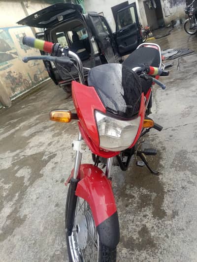 Honda 100 paridar neet@ caleen wapda town lhr