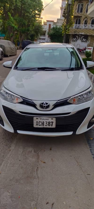 Toyota Yaris ativ  automatic first owner minor touching sel by sel