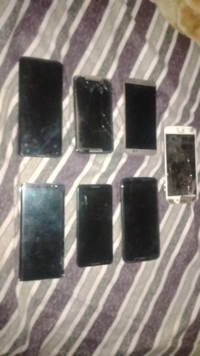 7 phones for parts