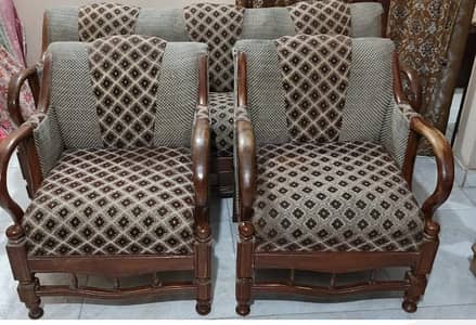 Urgent Sale 5 Seater Sofa Set.