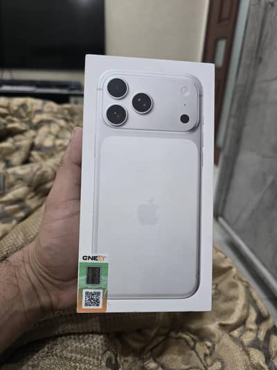 Apple iPhone 17 Pro Max Silver