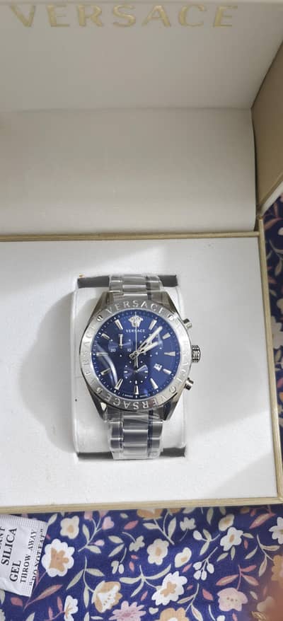 brandnew Versace watch