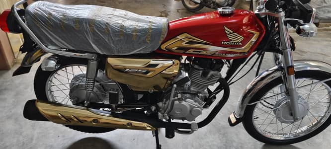 Honda CG 125 special edition gold. first owner mabl. 25.26 Patta km 700