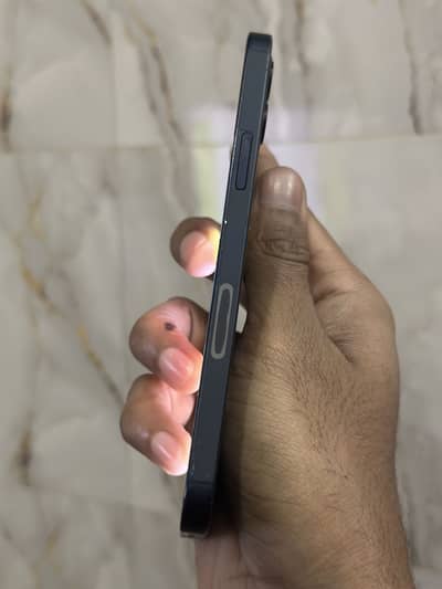 Iphone 12 factory unlock