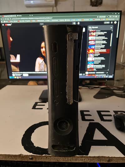 Xbox 360 with 100 games installed