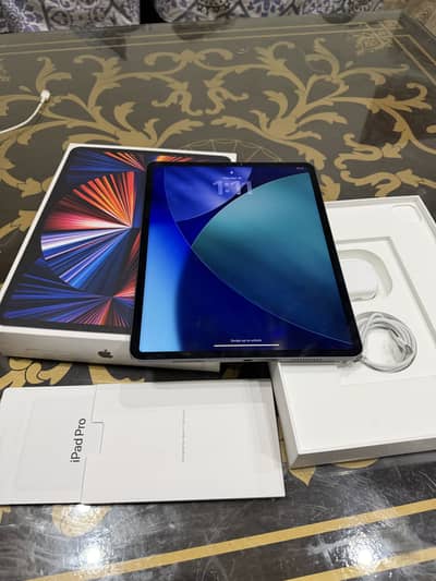 iPad Pro m1 5th generation 12.9