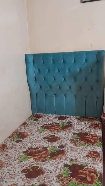 for sale 2 single beds. with wall pailing and wall decore