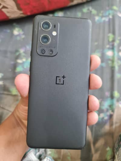 oneplus 9 Pro with 3 lines