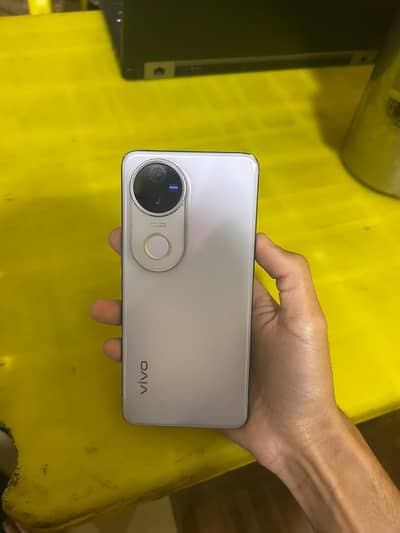 Vivo V50 12/512