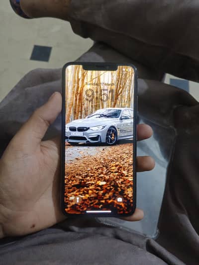 Apple Iphone Xs max Gold colour