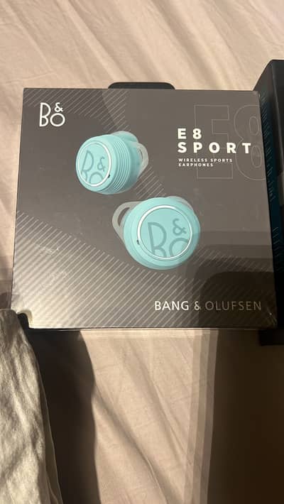 B&O E8 Sports Wireless Earphoens