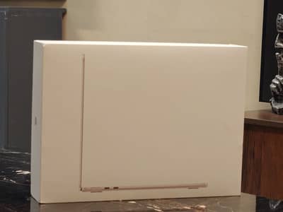 MacBook Air M4 - 16/256 - Starlight - Box Pack - Non Active