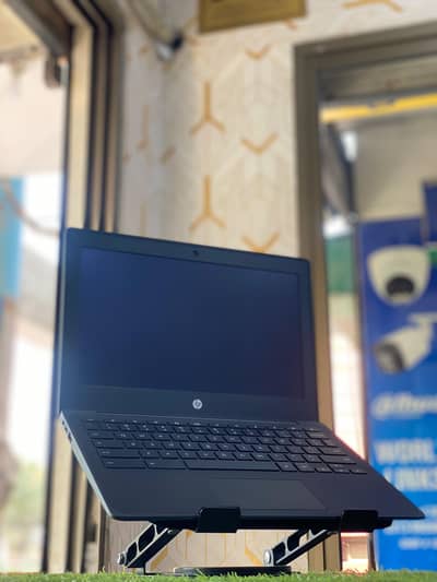 HP Chromebook 11MK G9 EE, 4 GB RAM, 32GB SSD, Original Charger