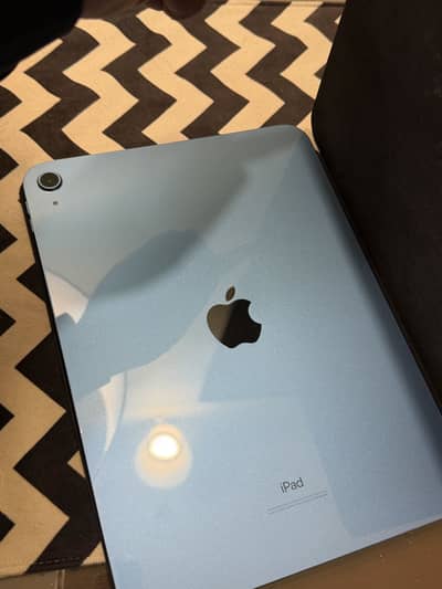 Apple iPad 10th Gen 10.9” - Box Pack - Free Apple Magnetic Case