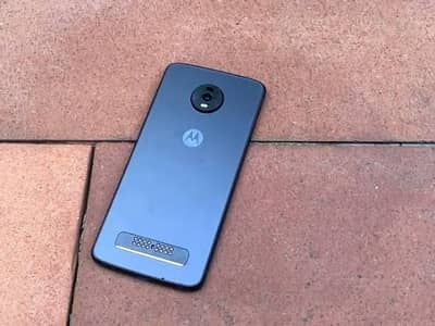 Motorola's Moto Z4.6 GB + 128GB
