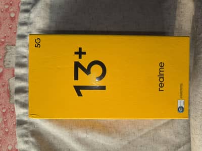realme 13 plus 12/256 10/10 full box