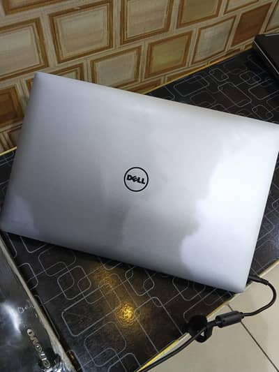 Dell precision 5520 8/256 ssd 4gb nvidia