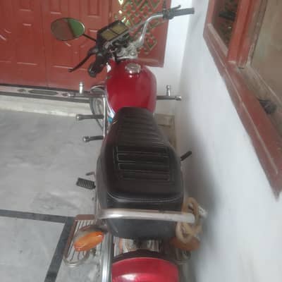 I m selling my Honda 125 good condition