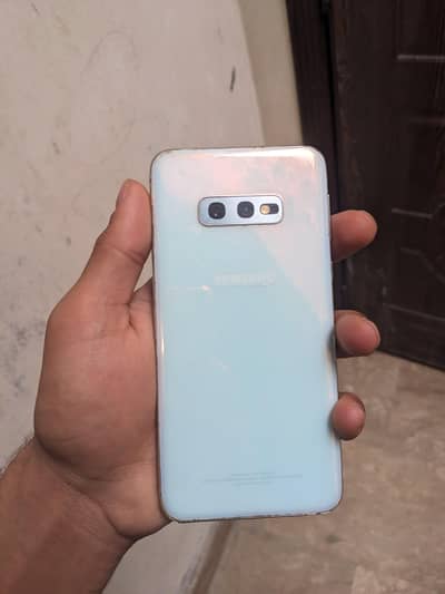 Samsung s10e