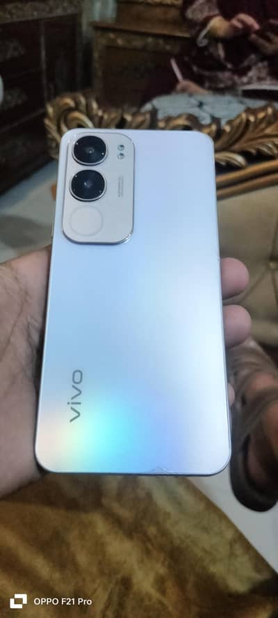 8plus512gb aoll ok mobile hai or box sath hai charjar ni hai