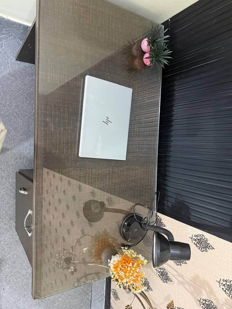 study table good condition 6