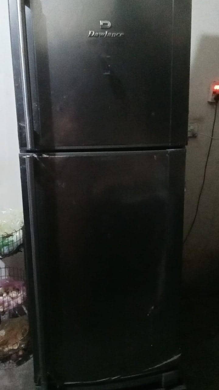 ہم نے فریج تبدیل کرنی ہے اس لیے بیج رہیں کوئی مسئلہ نہیں فریج میں 2