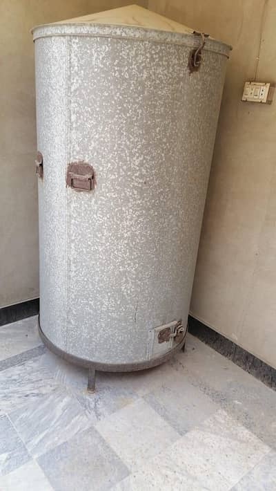 15 Mon Parole for sale in very good condition.