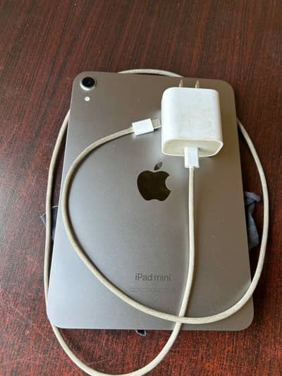 ipade mini 7 10/10 condition 256gb complete saman watsap 03032545268