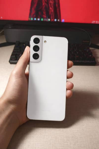 Clean and Mint condition Samsung S22 Official Pta Approved